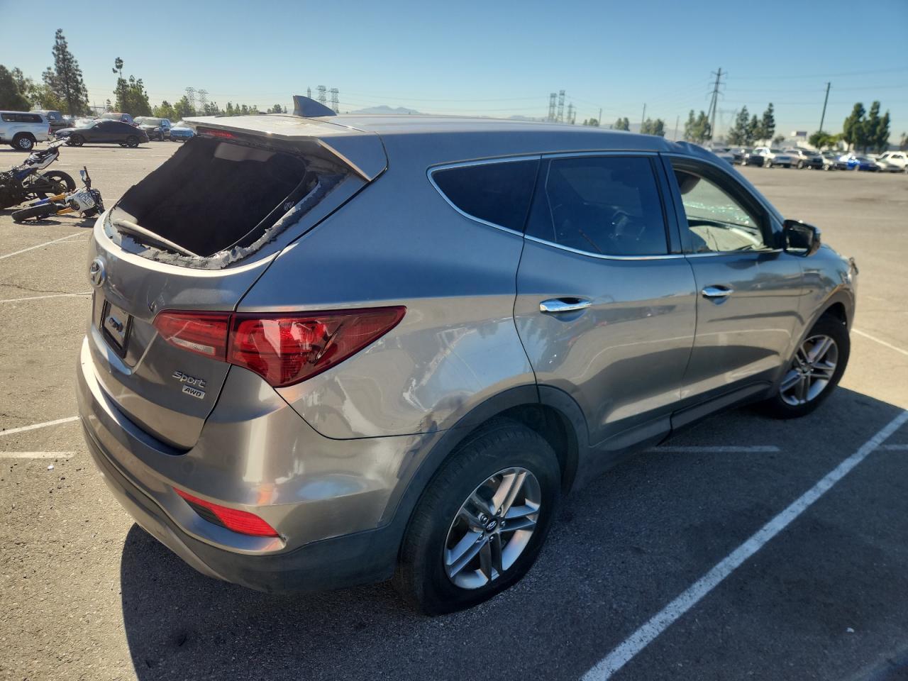 2017 Hyundai Santa Fe Sport 2.4L - Image 3