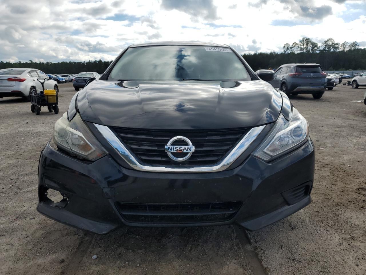 2016 Nissan Altima 2.5 - Image 5