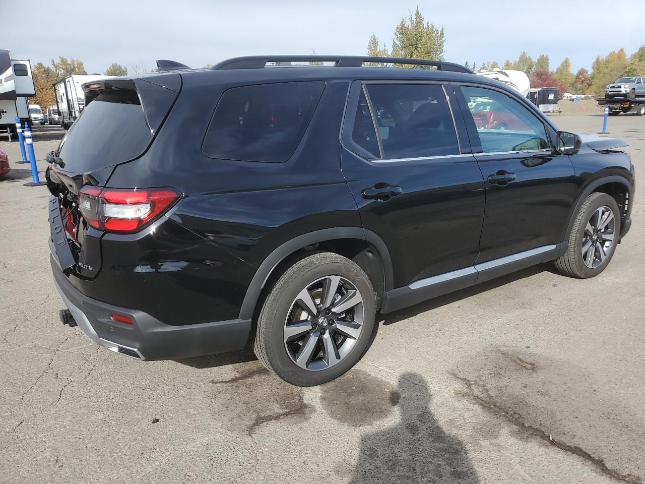 2023 Honda Pilot Elite - Image 3