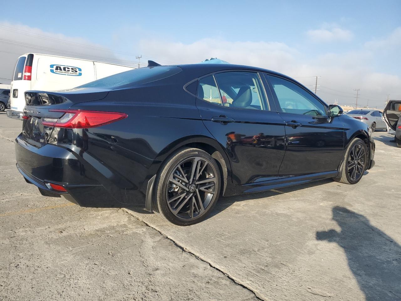 2025 Toyota Camry Xse - Фото 3