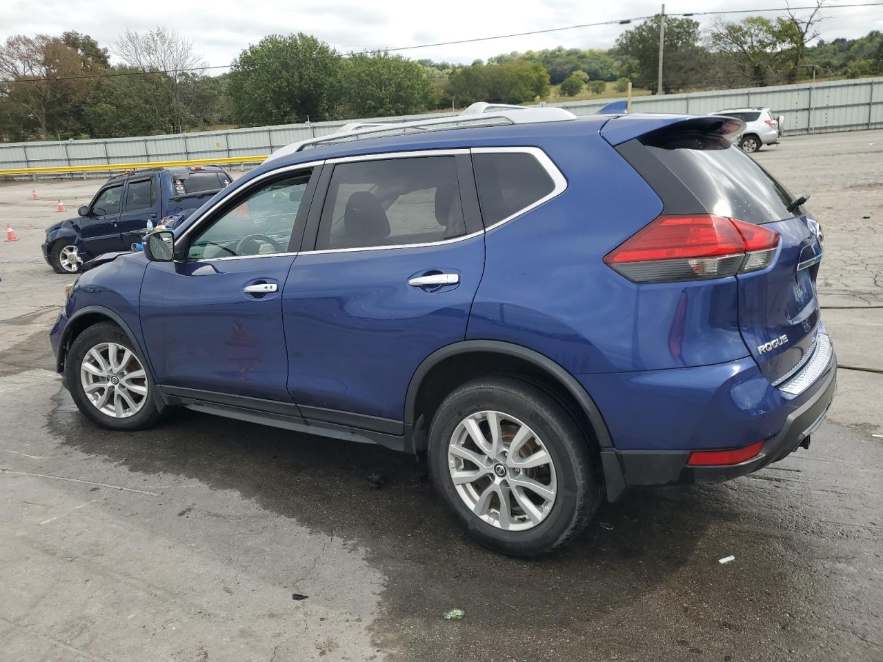 2017 Nissan Rogue S - Image 2