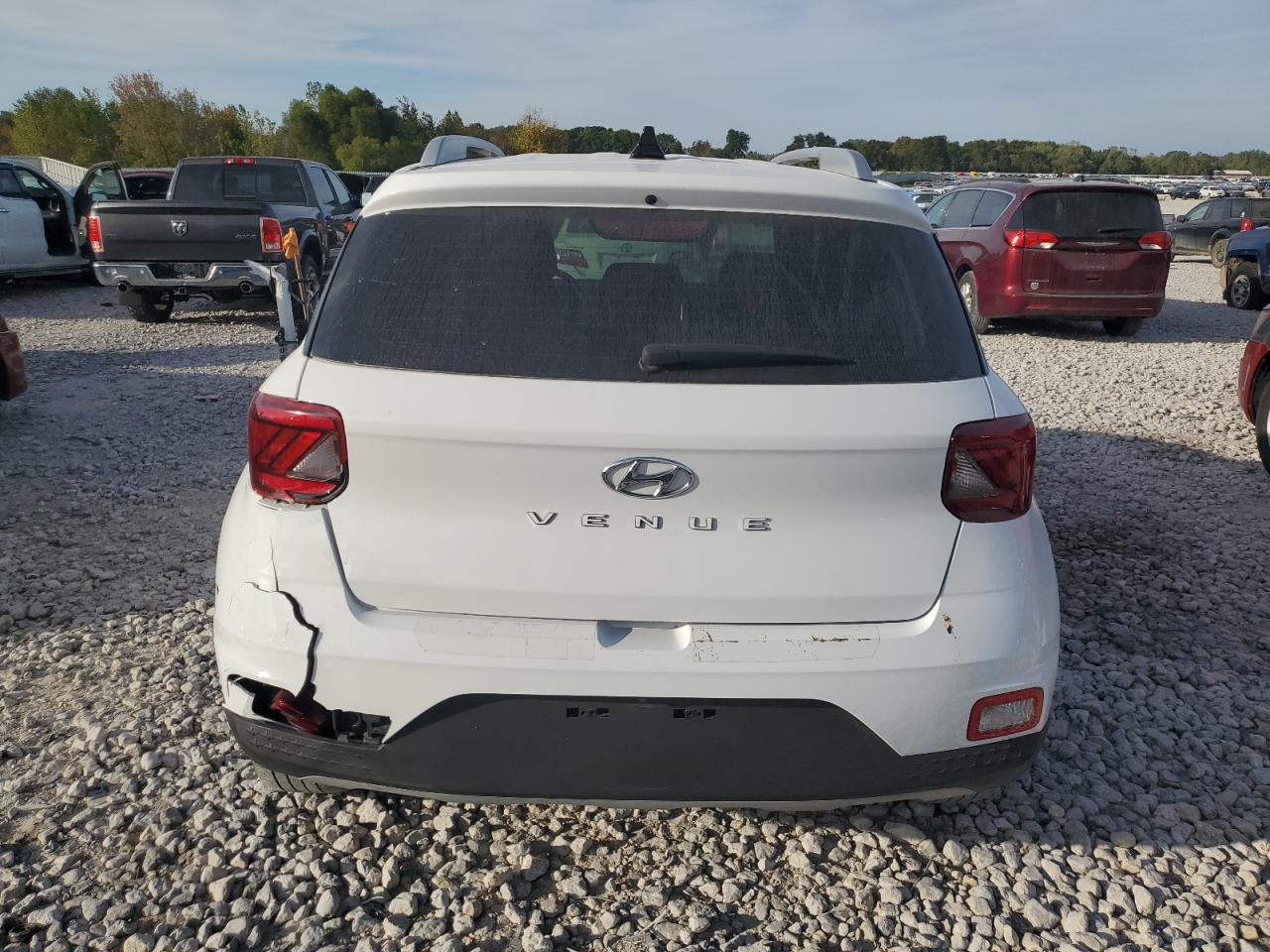 2021 Hyundai Venue Sel - Image 6