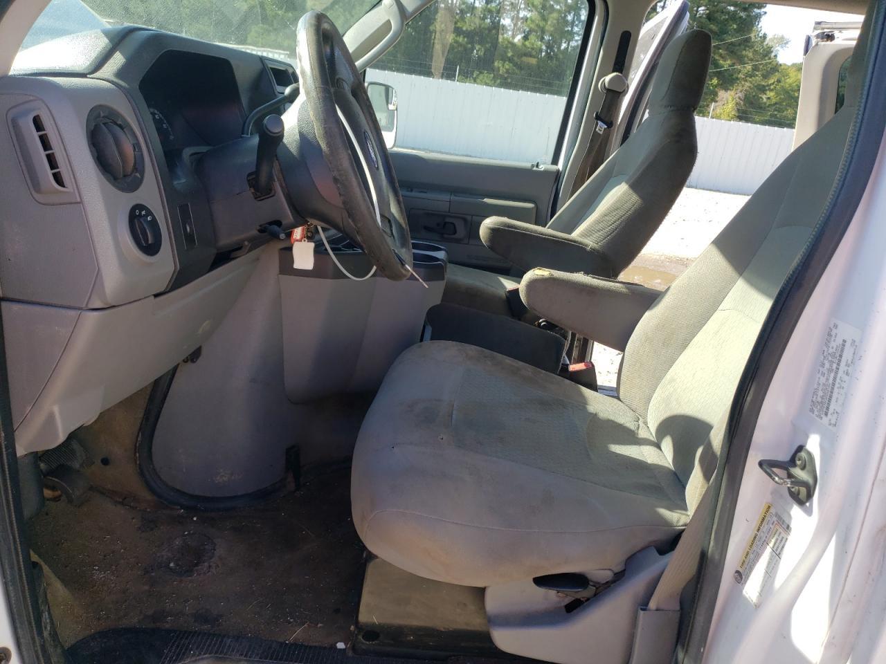 2013 Ford Econoline E350 Super Duty Wagon - Фото 7