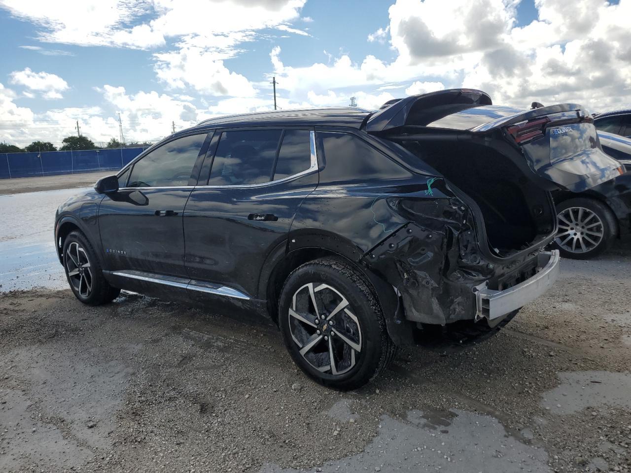 2025 Chevrolet Equinox Lt - Image 2