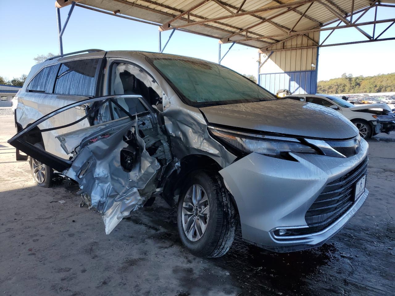 2021 Toyota Sienna Xle - Фото 4