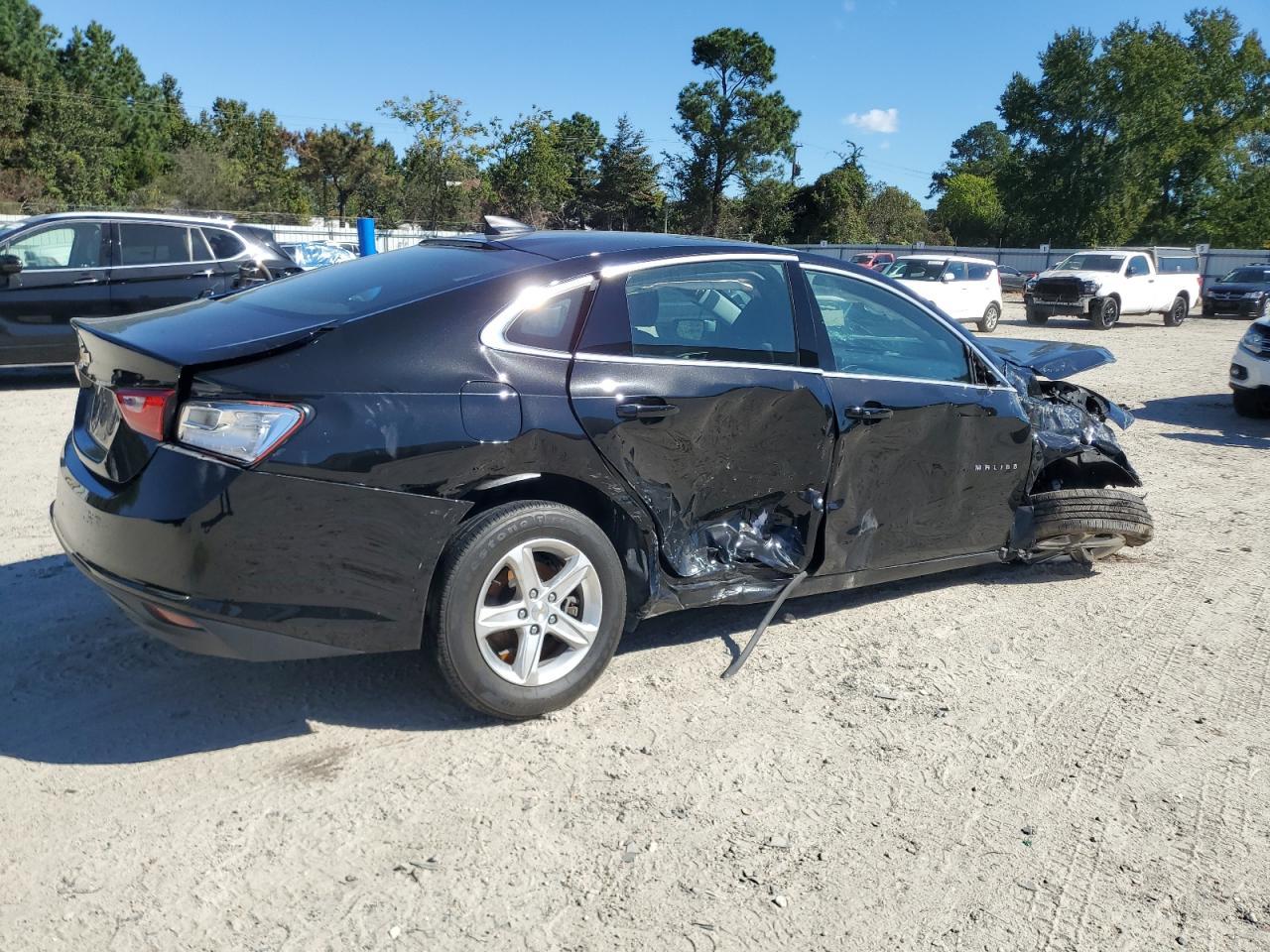 2022 Chevrolet Malibu Ls - Image 3