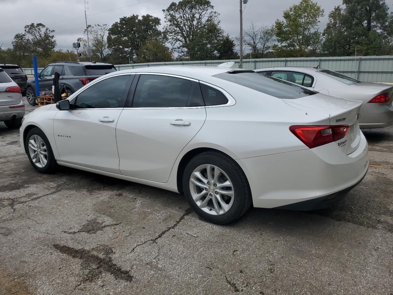 2017 Chevrolet Malibu Lt - Фото 2