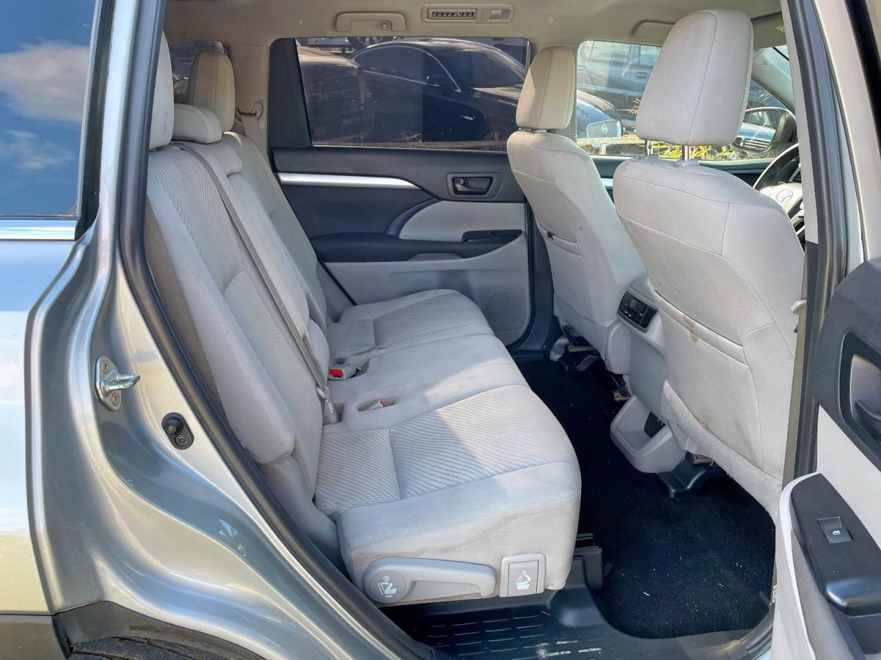 2019 Toyota Highlander Le - Фото 6