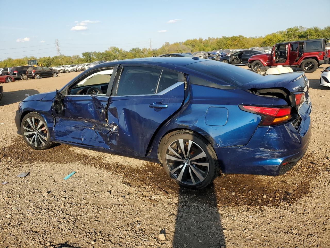 2019 Nissan Altima Sr - Image 2