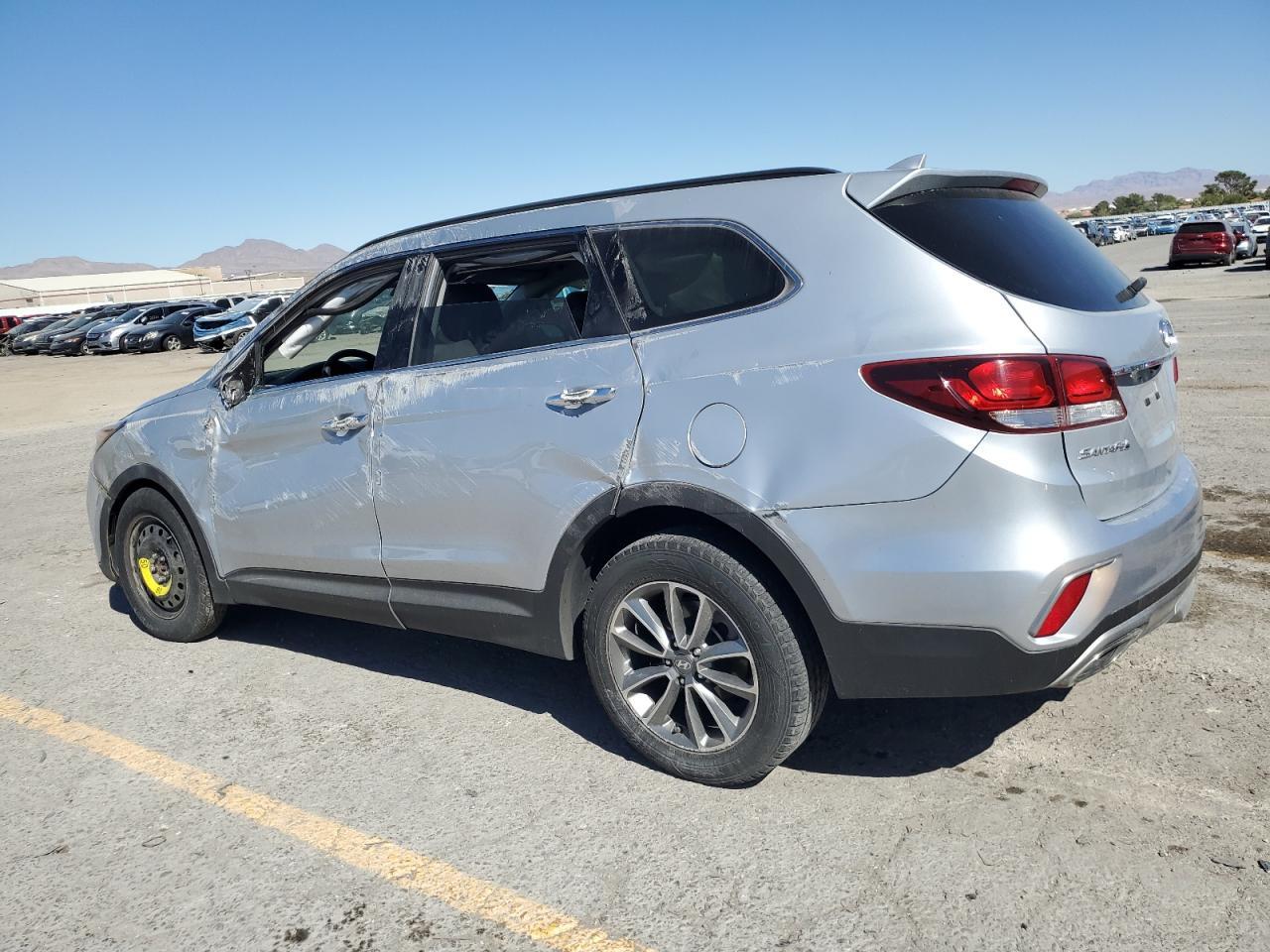 2017 Hyundai Santa Fe Se - Фото 2