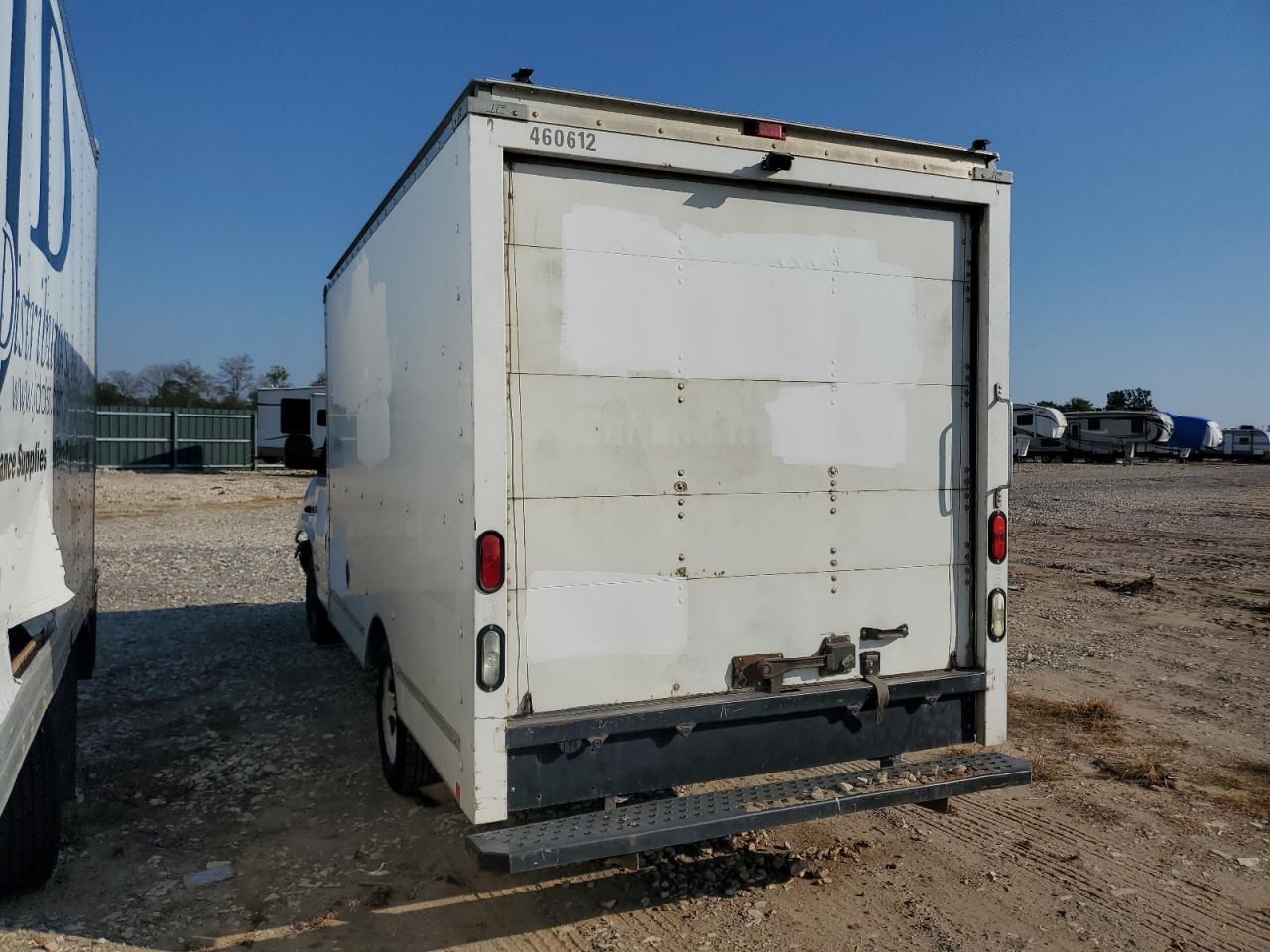 2012 GMC Savana Cutaway G3500 - Фото 2