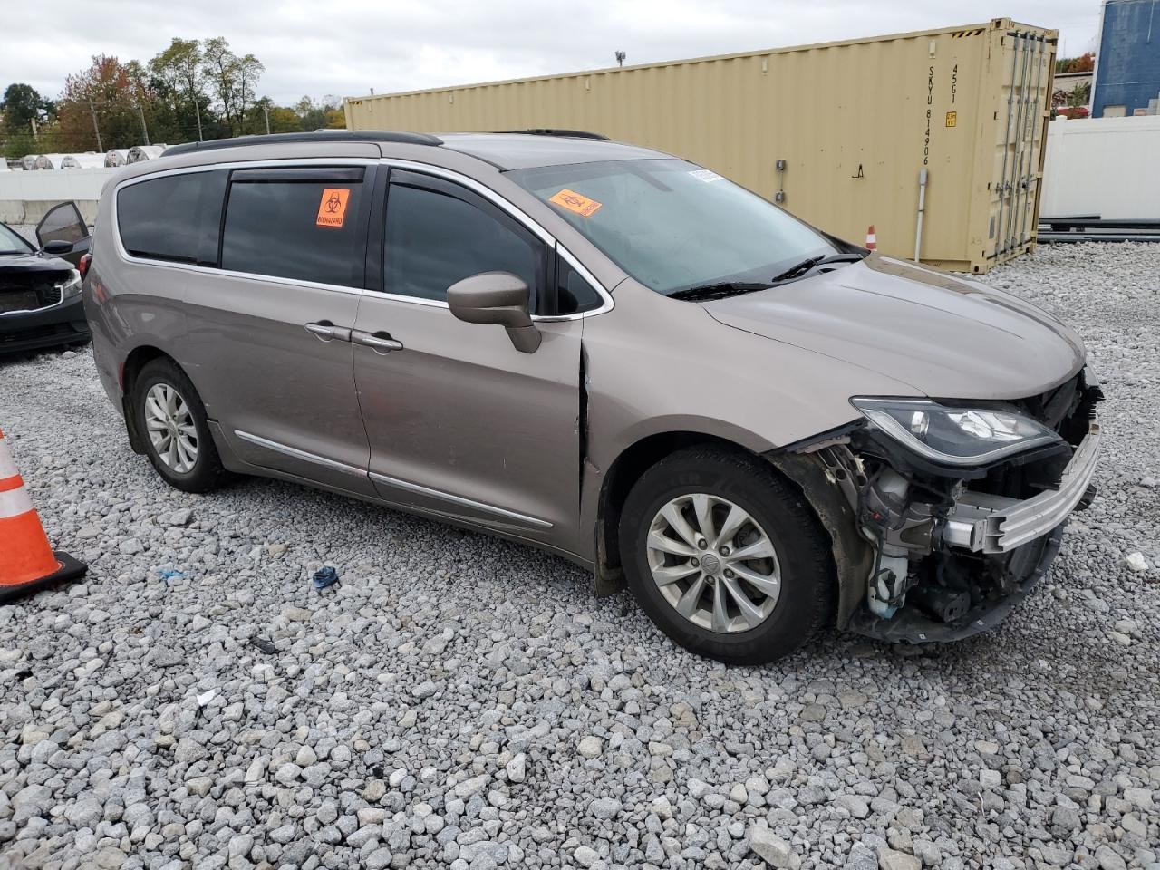 2017 Chrysler Pacifica Touring L - Фото 4