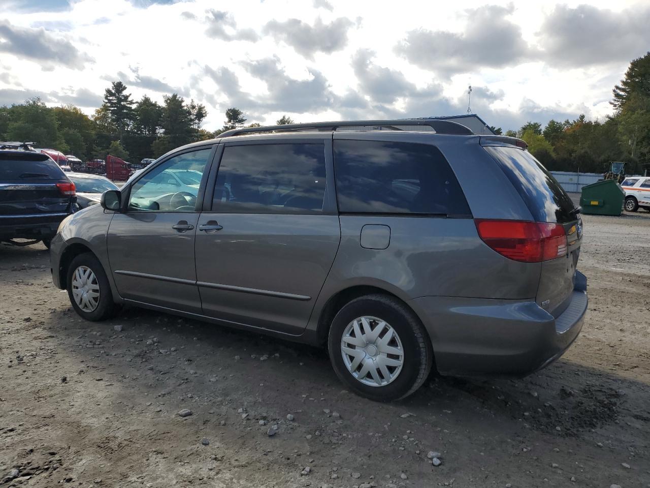 2005 Toyota Sienna Ce - Image 2