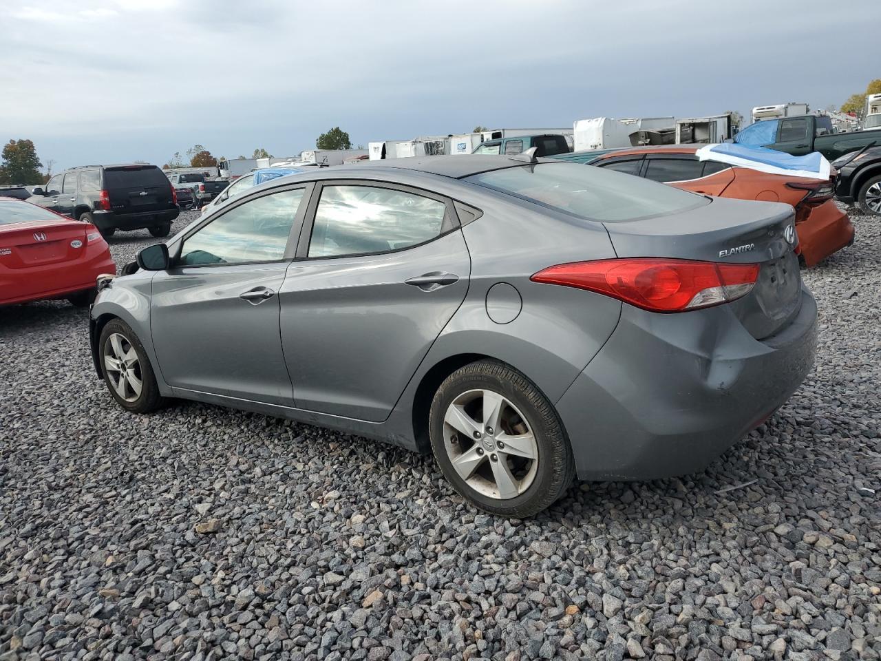 2013 Hyundai Elantra Gls - Image 2