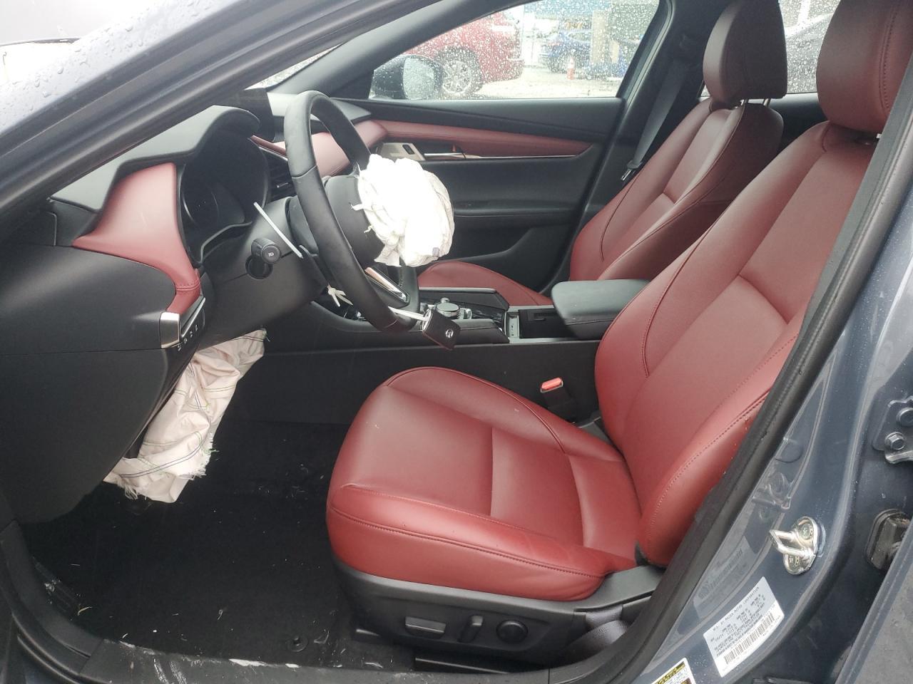 2025 Mazda 3 Premium Plus - Image 7