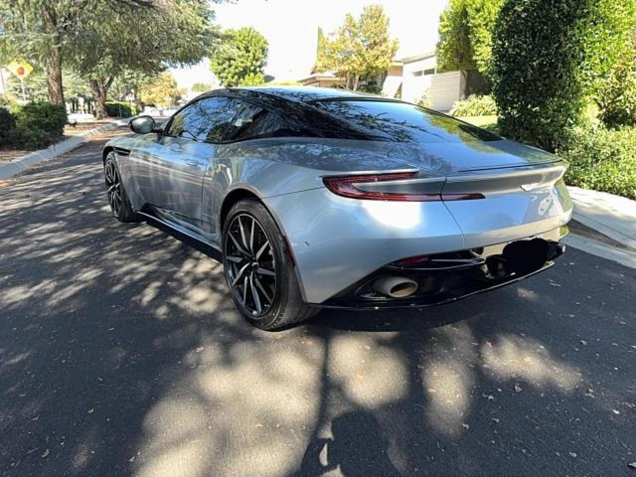 2017 Aston Martin Db11 - Фото 3