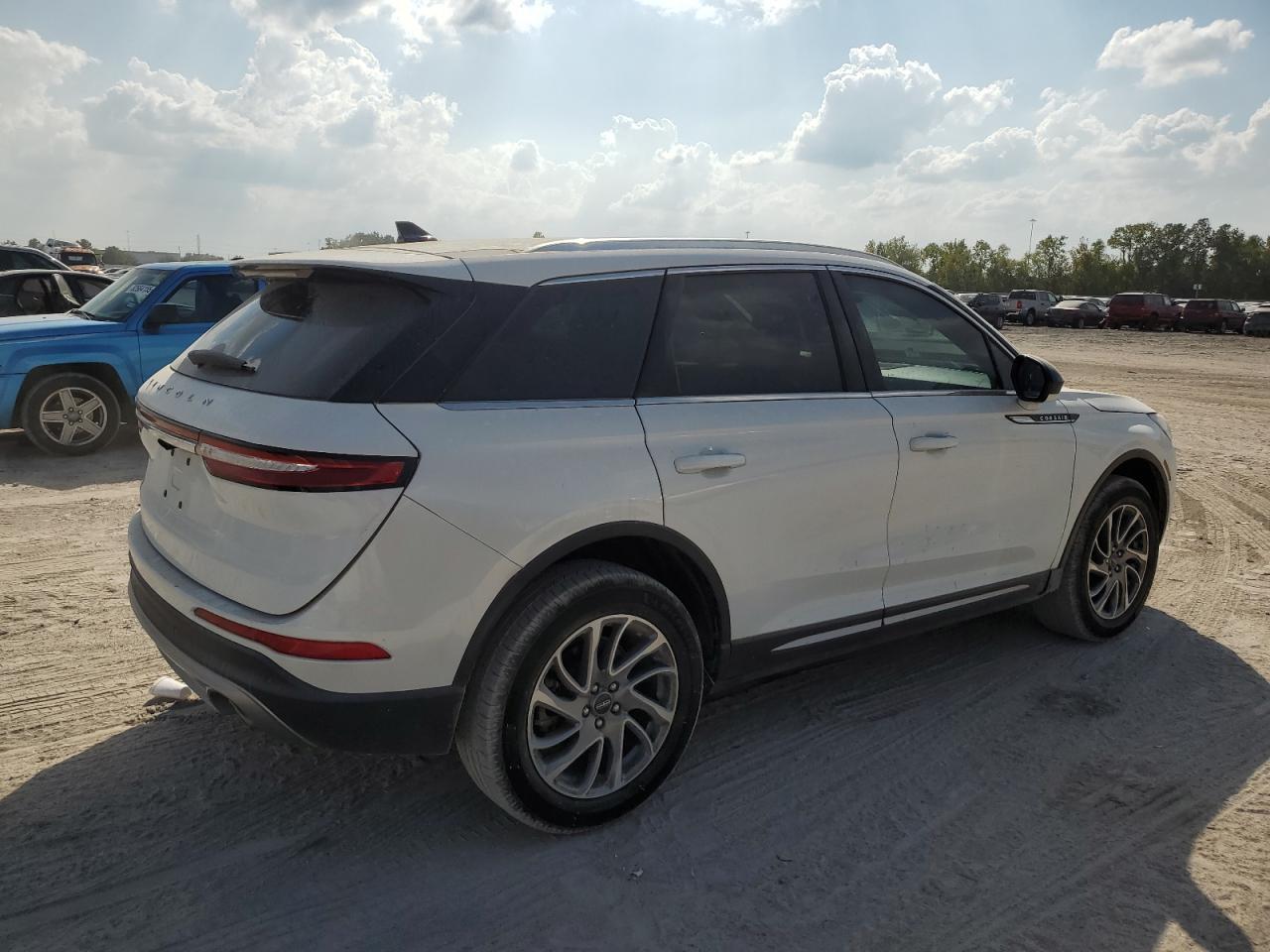 2022 Lincoln Corsair - Фото 3