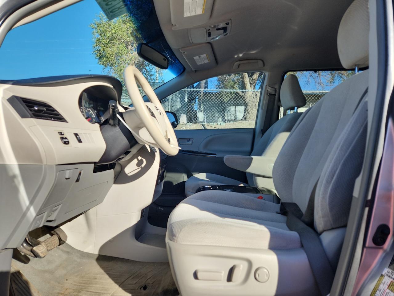 2014 Toyota Sienna Le - Фото 7