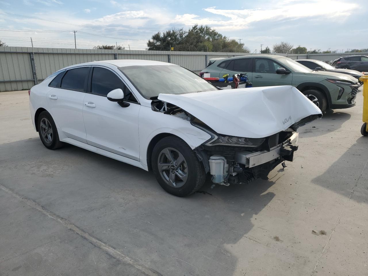 2022 Kia K5 Lxs - Image 4