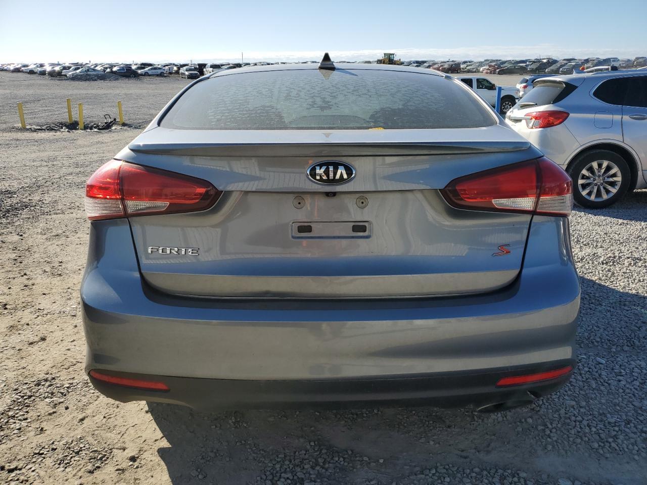 2017 Kia Forte Lx - Image 6