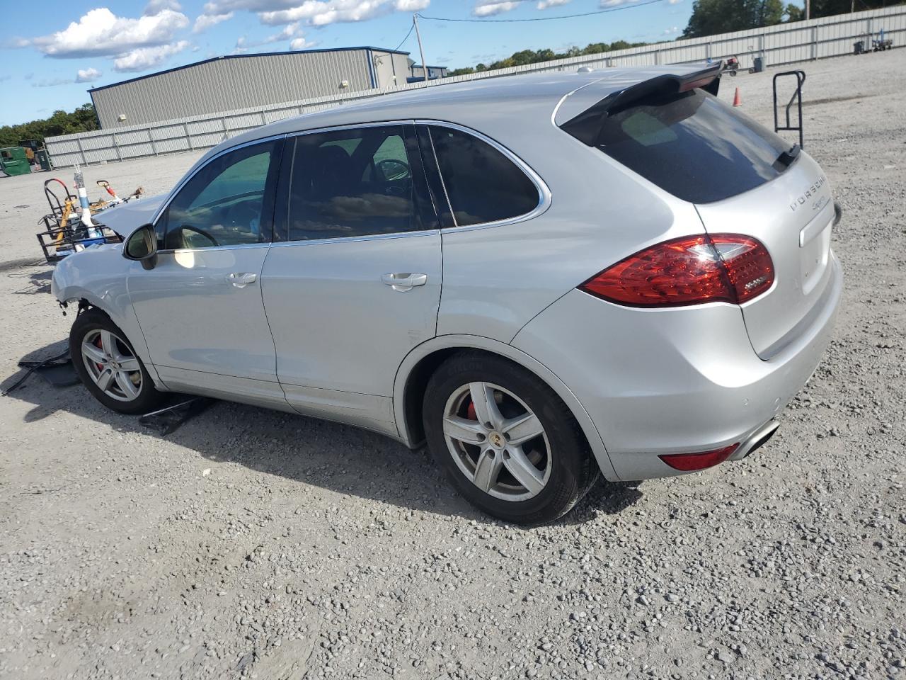 2012 Porsche Cayenne - Image 2