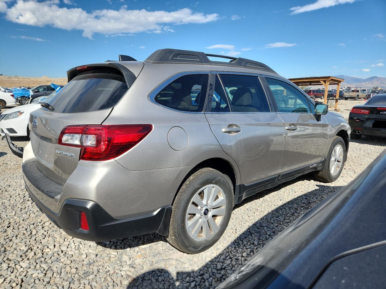 2018 Subaru Outback 2.5I Premium - Фото 3