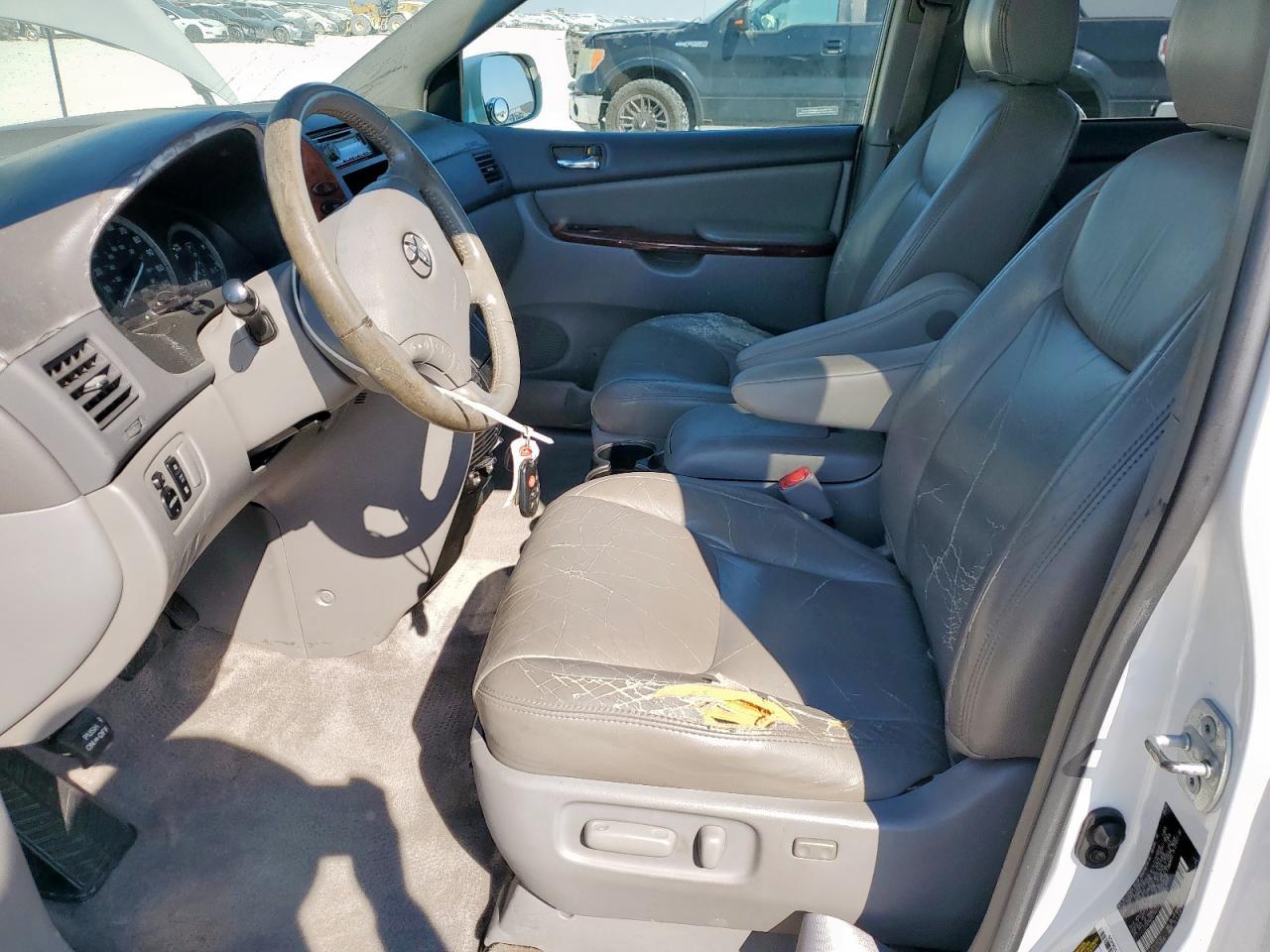 2005 Toyota Sienna Xle - Фото 7