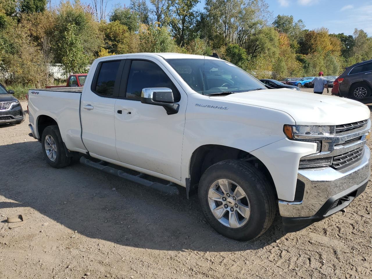 2020 Chevrolet Silverado K1500 Lt - Image 4