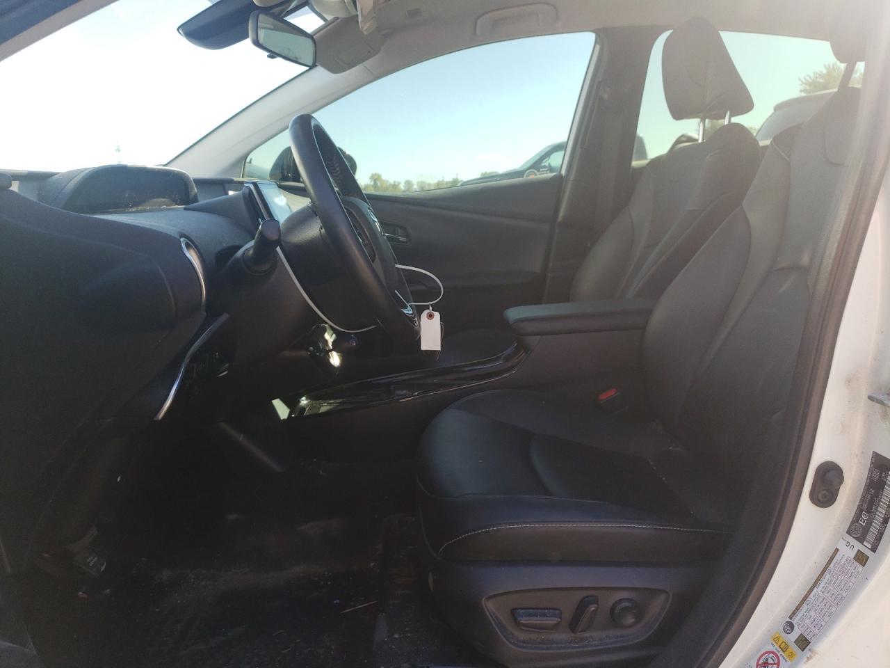 2020 Toyota Prius Prime Le - Image 7