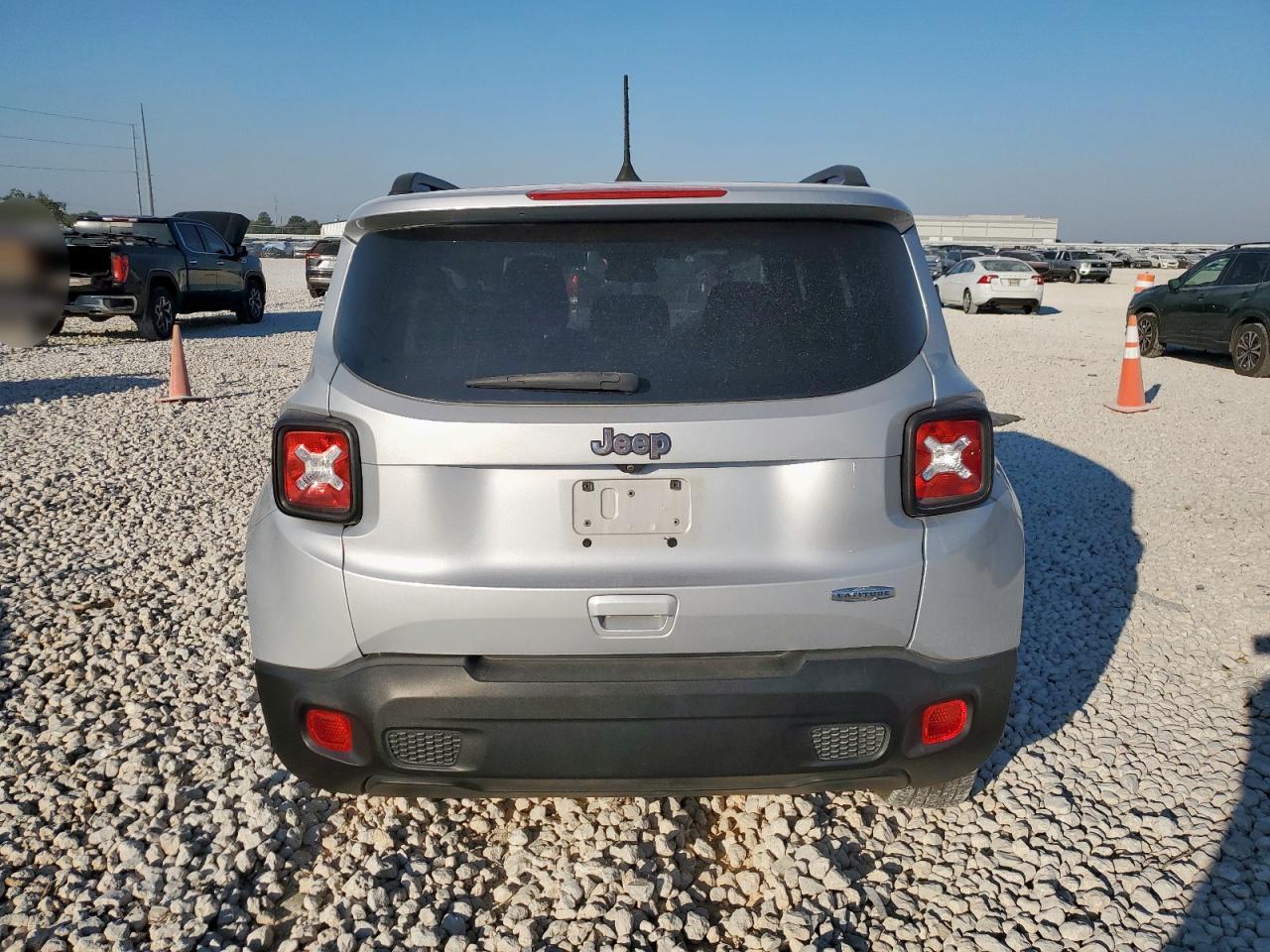 2020 Jeep Renegade Latitude - Фото 6