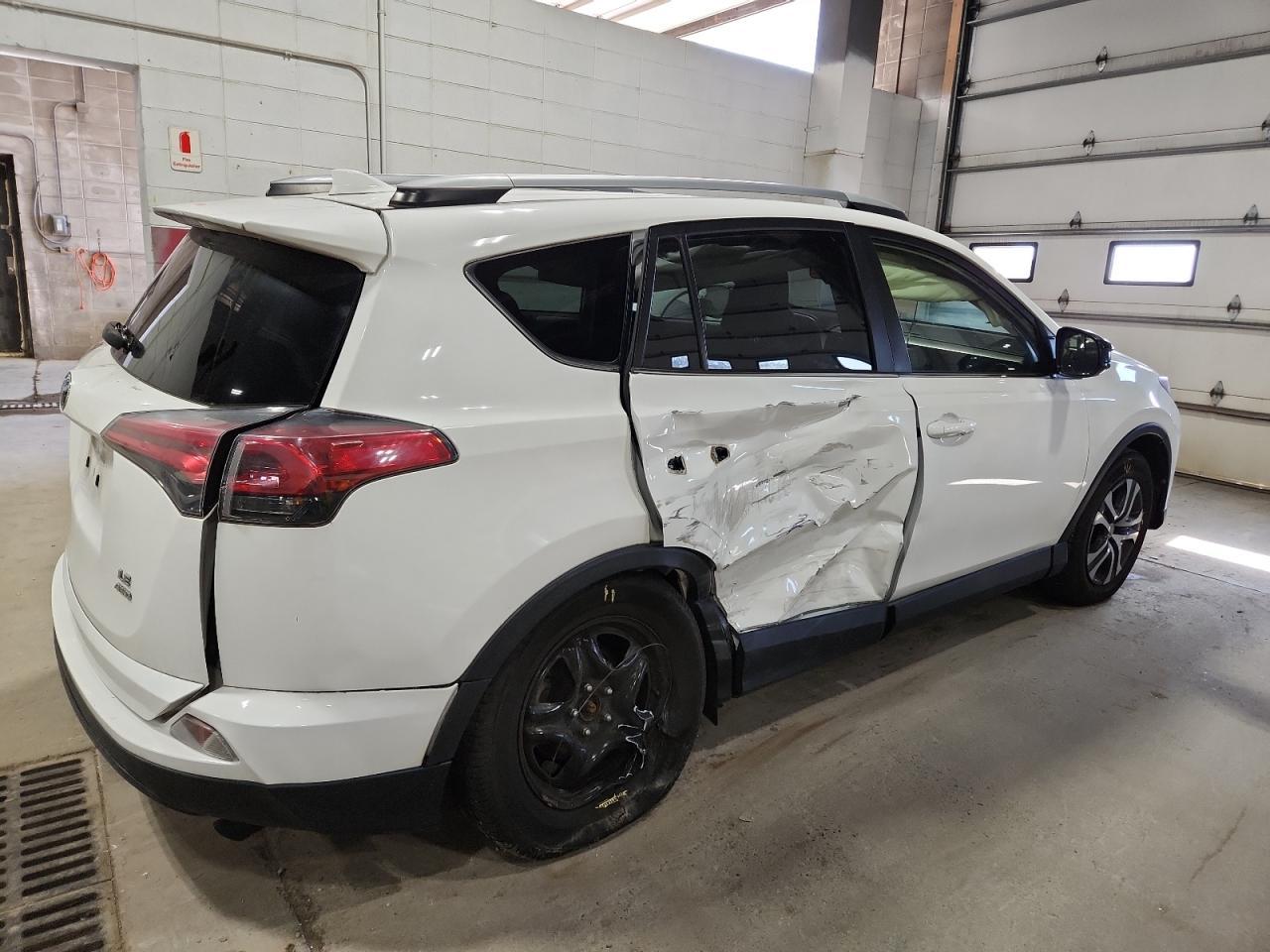 2018 Toyota Rav4 Le - Фото 3