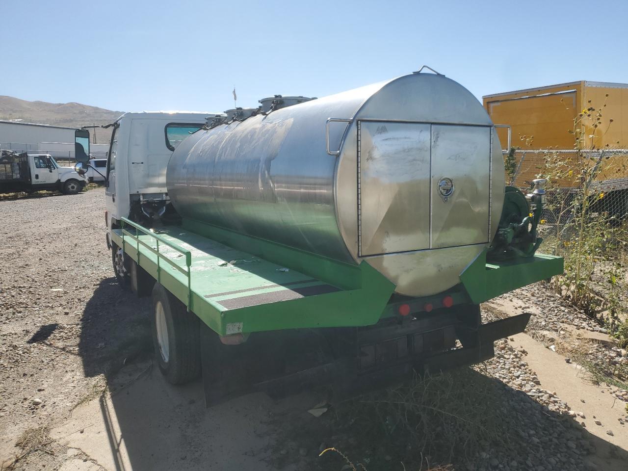 2002 Isuzu Npr - Фото 2