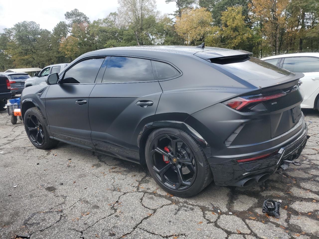 2022 Lamborghini Urus - Image 2