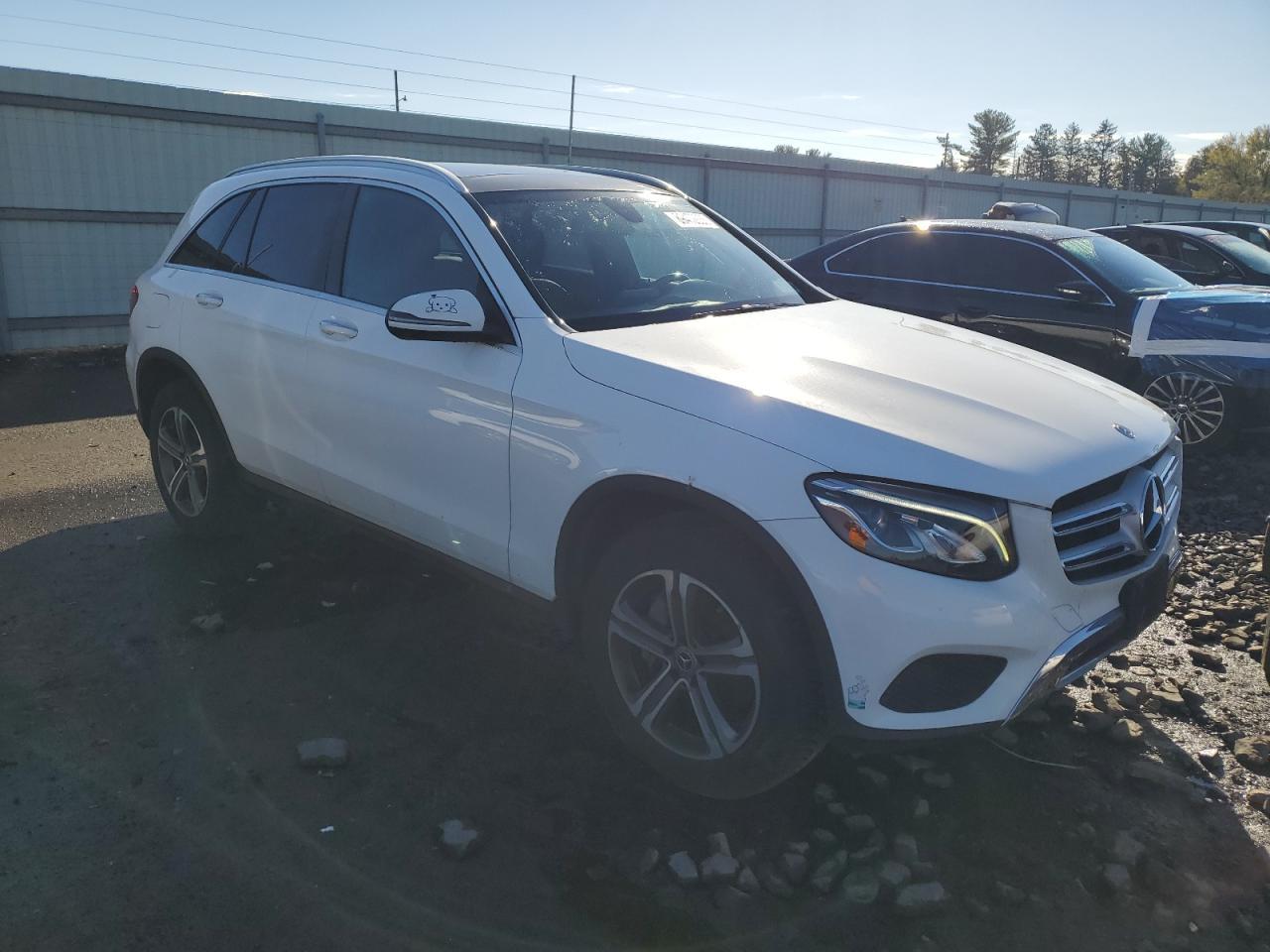 2019 Glc300 - Фото 4