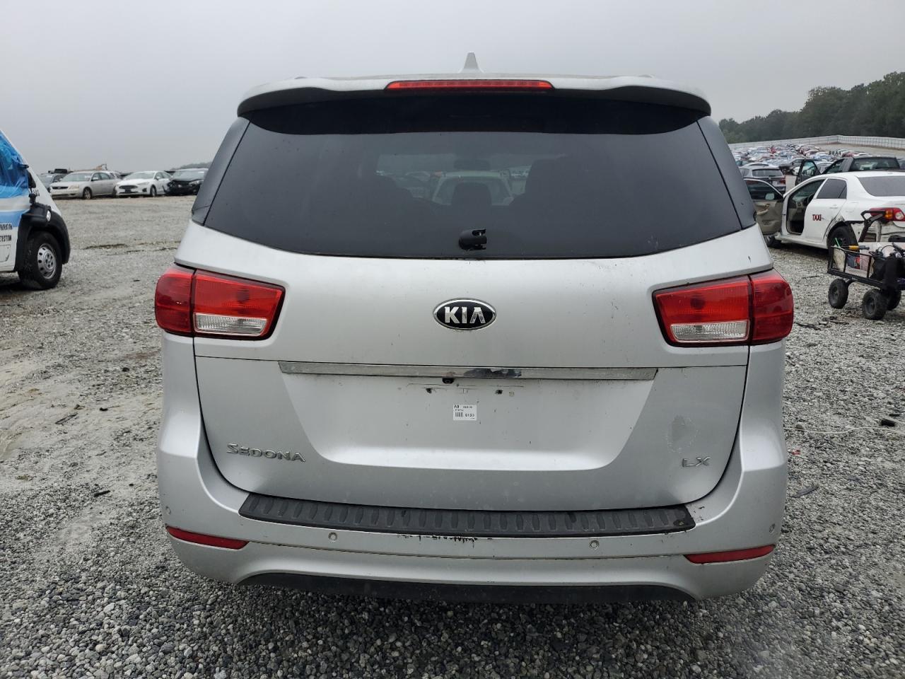 2015 Kia Sedona Lx - Фото 6