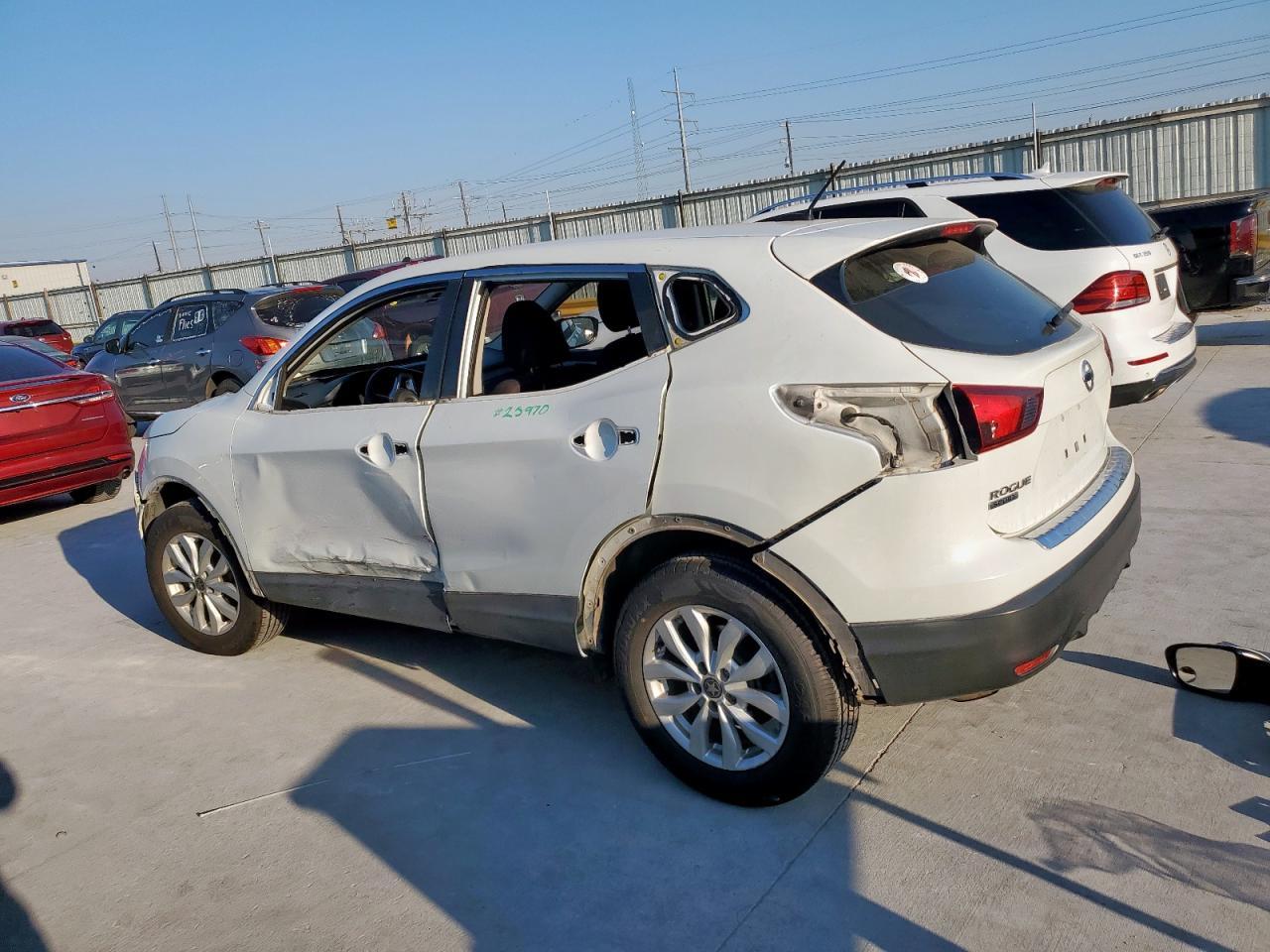 2017 Nissan Rogue Sport S - Фото 2
