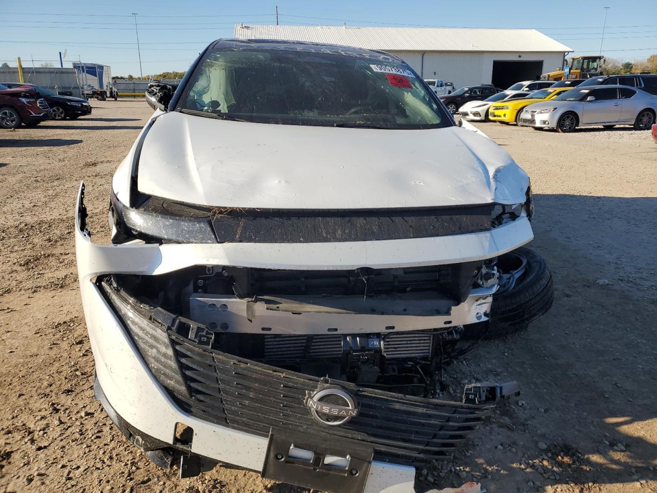 2025 Nissan Murano Platinum - Image 5