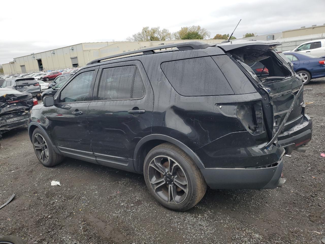 2015 Ford Explorer Sport - Фото 2