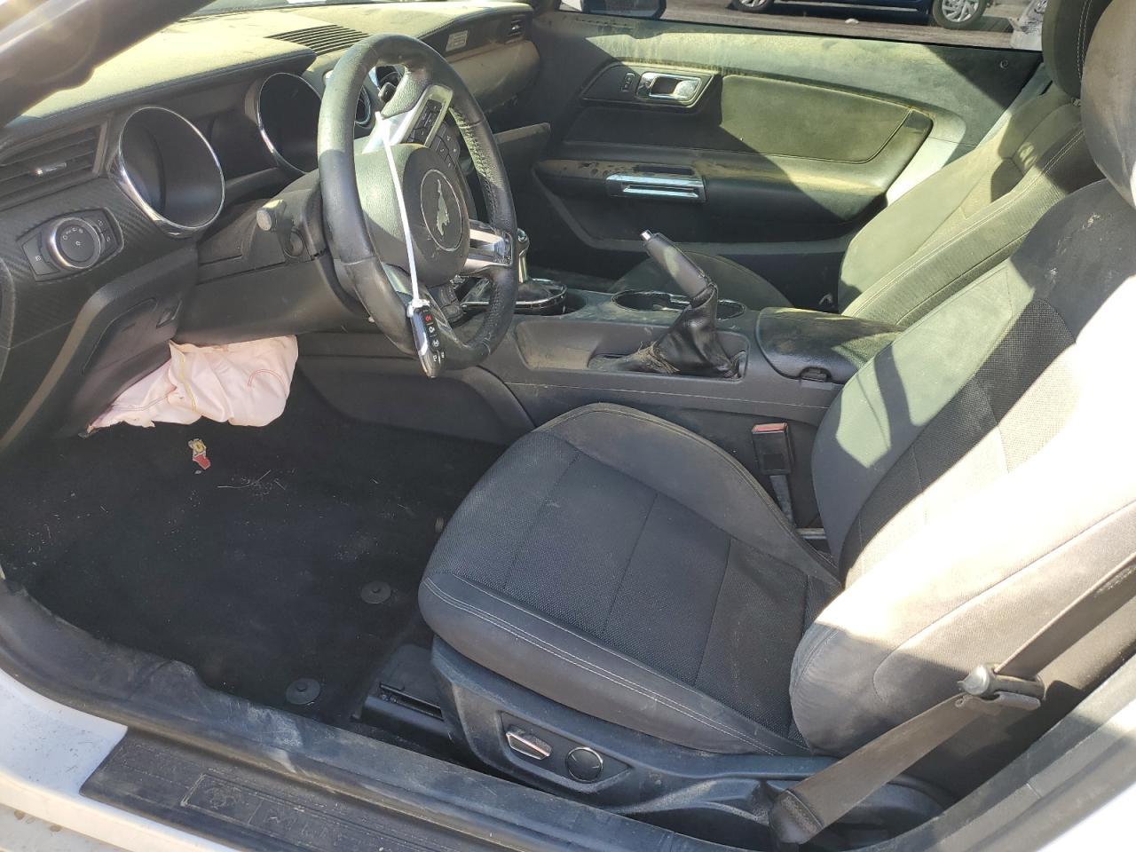 2015 Ford Mustang - Image 7