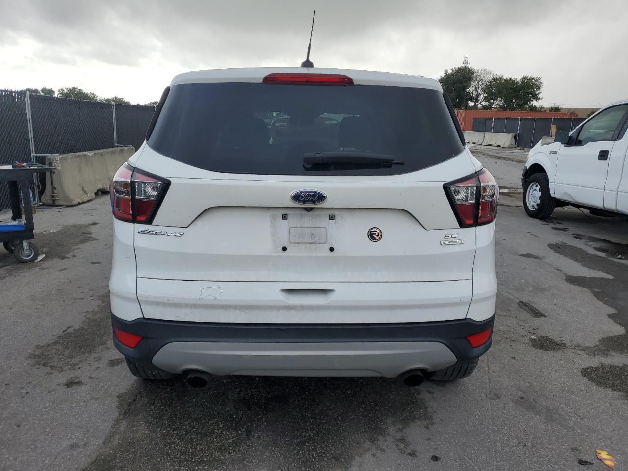 2017 Ford Escape Se - Image 6