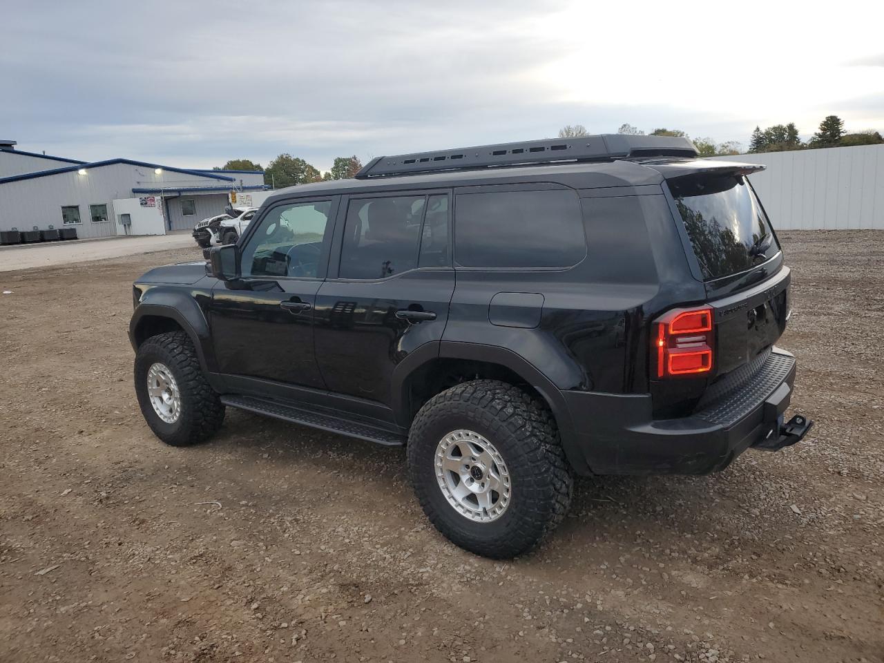 2025 Toyota Land Cruiser Base - Фото 2