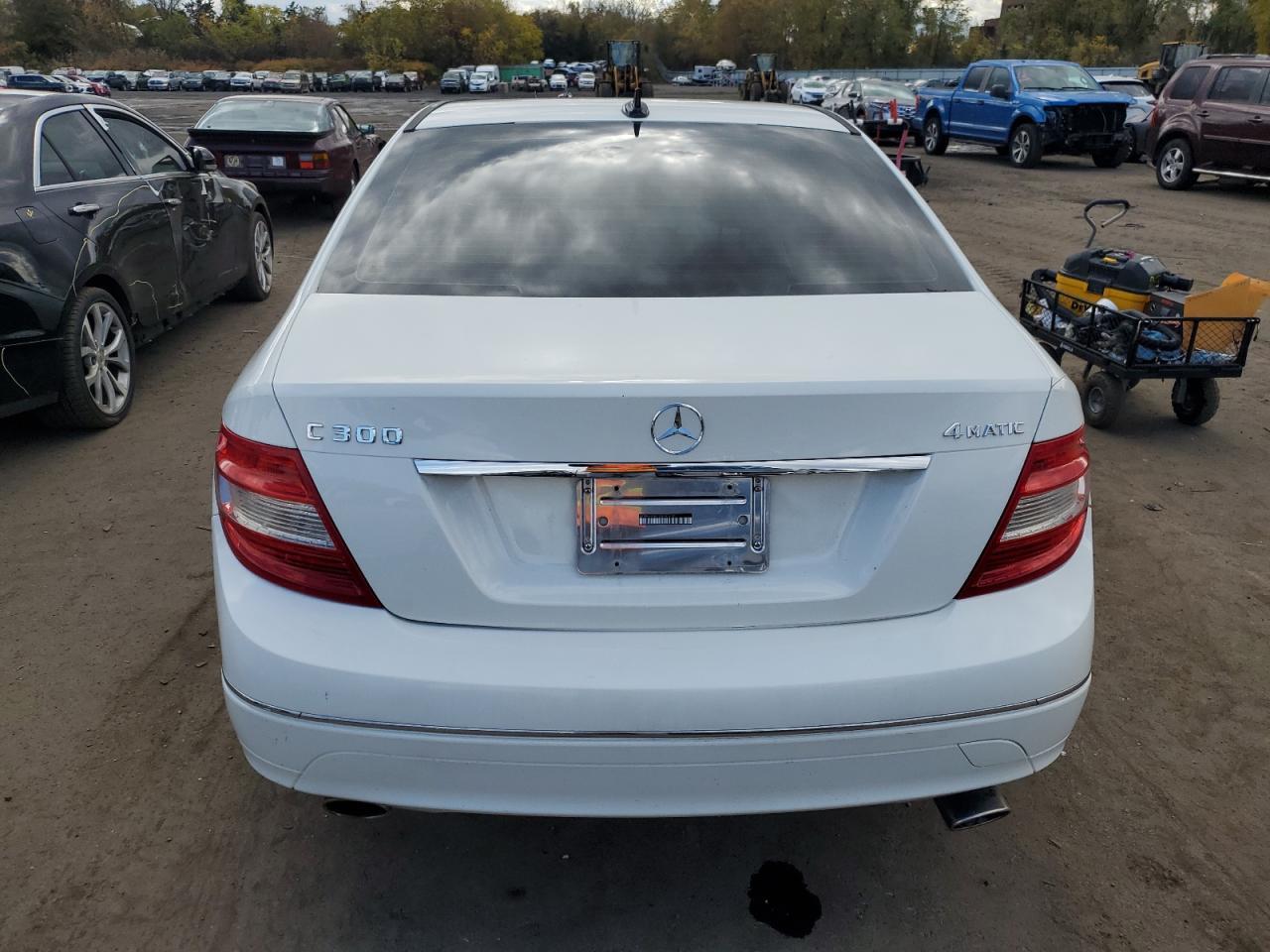 2010 Mercedes-Benz C 300 4Matic - Фото 6