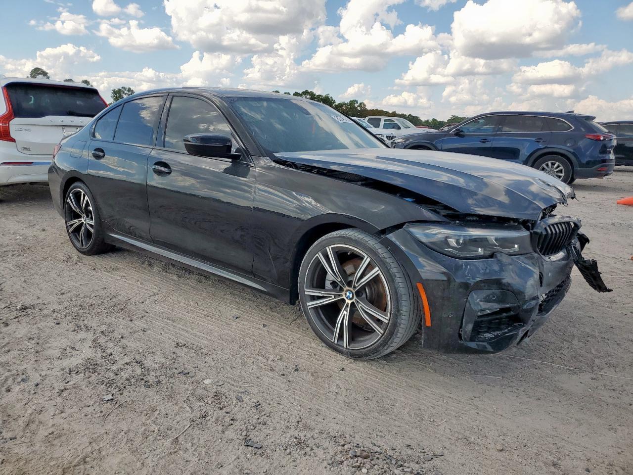 2022 BMW 330I - Фото 4