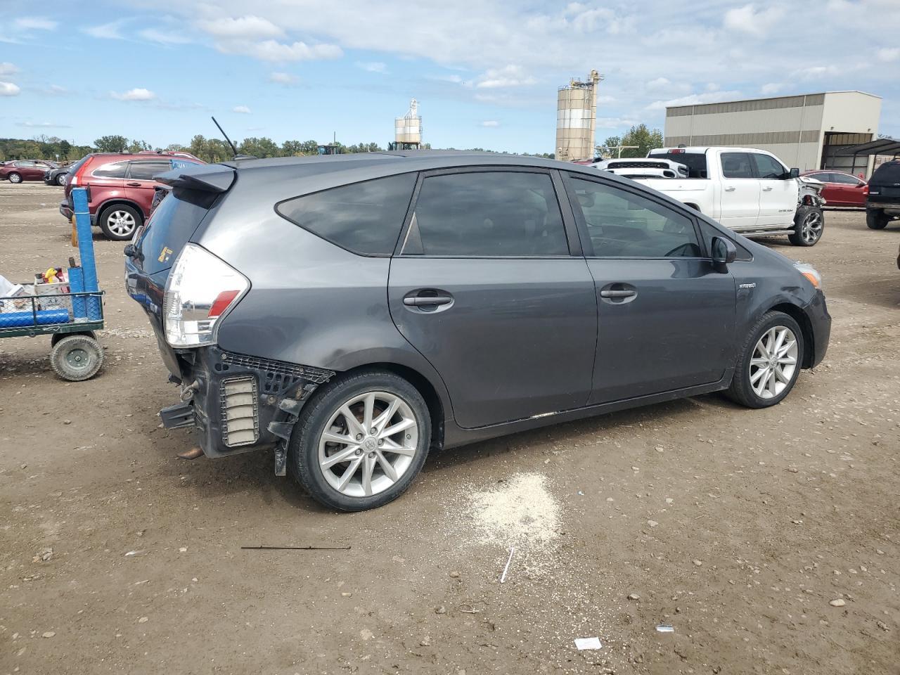 2014 Toyota Prius V - Фото 3