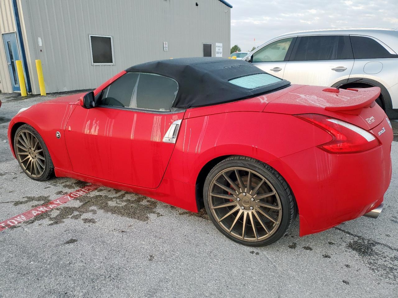 2015 Nissan 370Z Base - Image 2