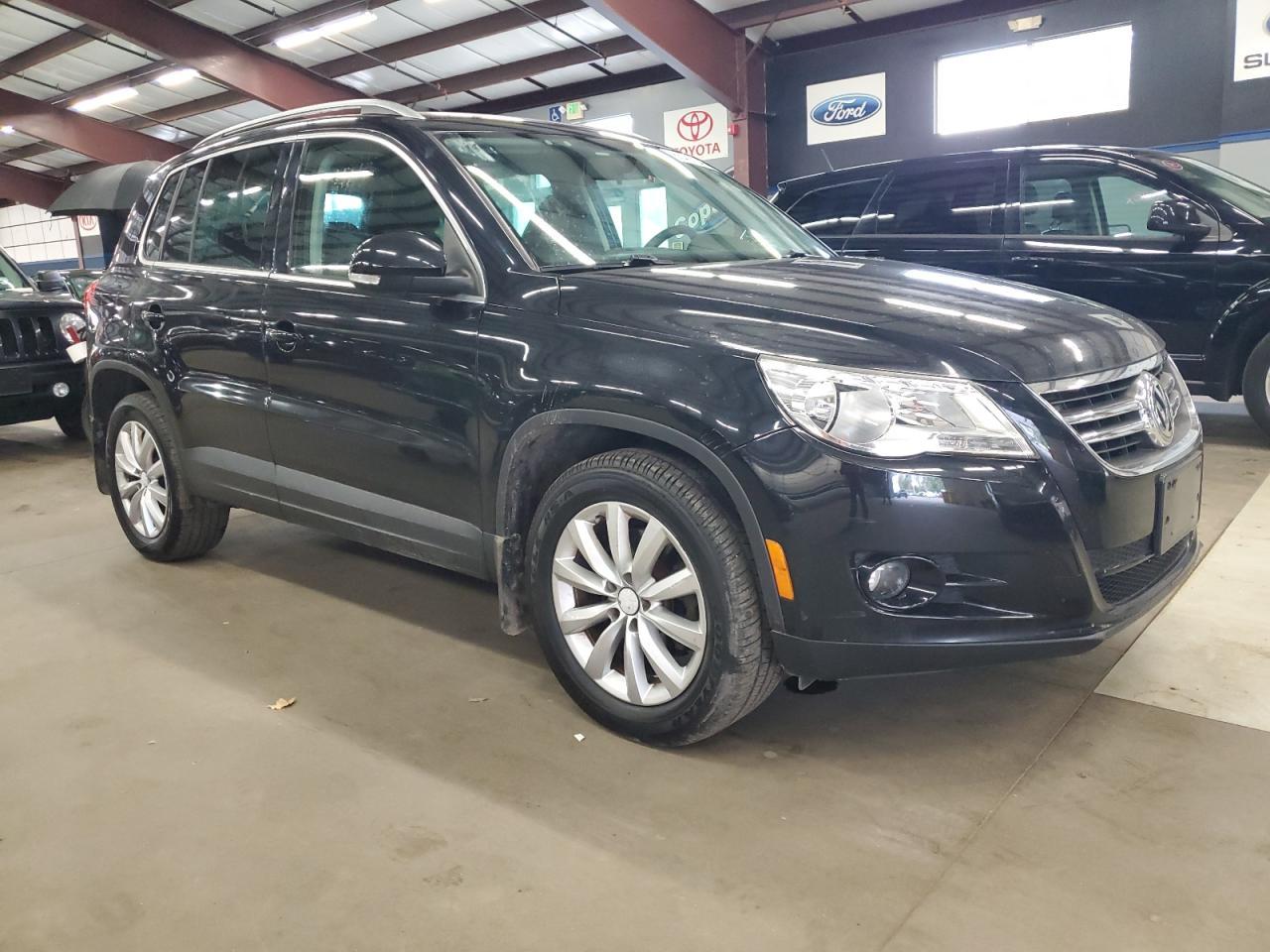 2011 Volkswagen Tiguan S - Фото 4