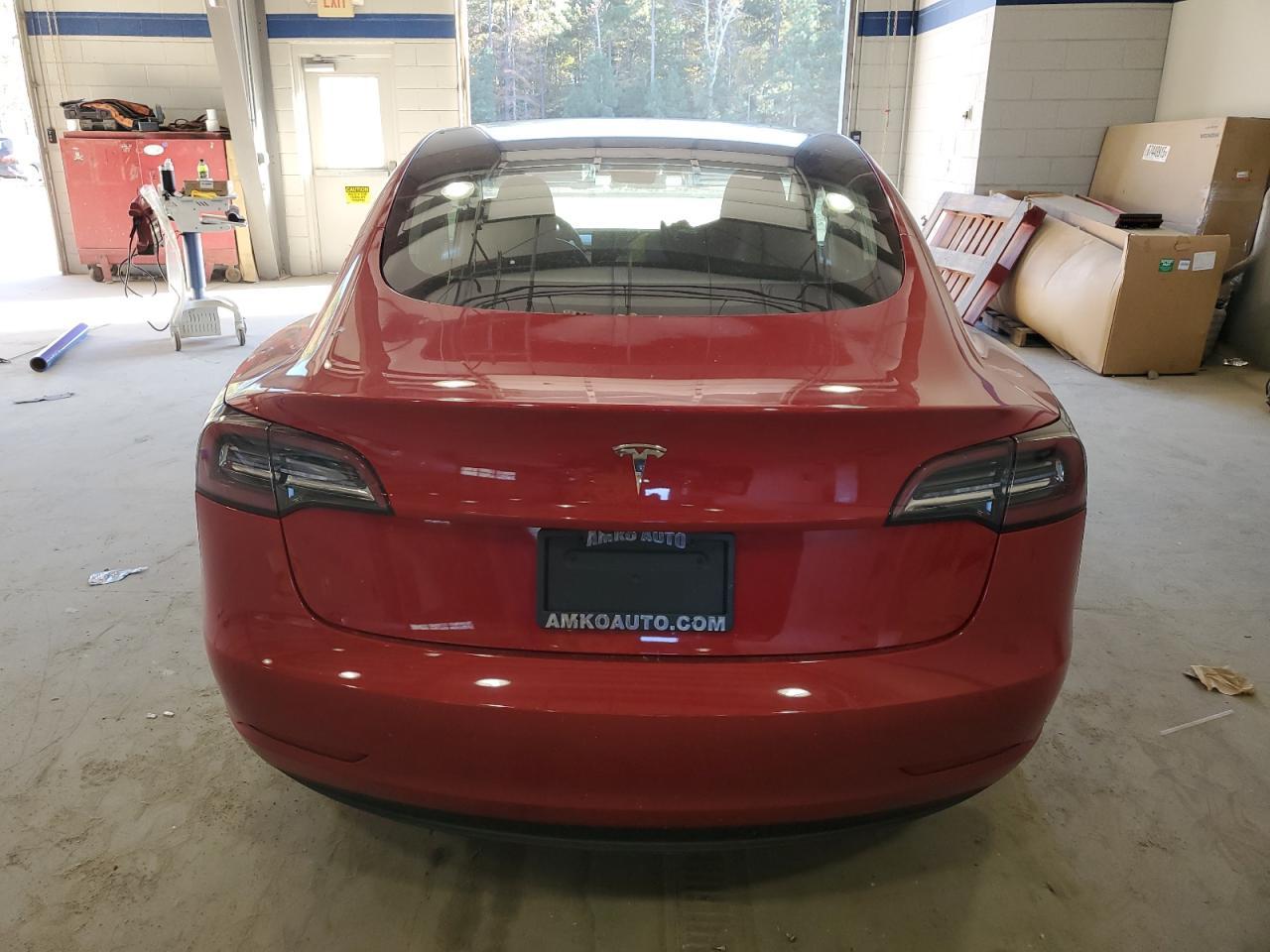 2018 Tesla Model 3 - Фото 6