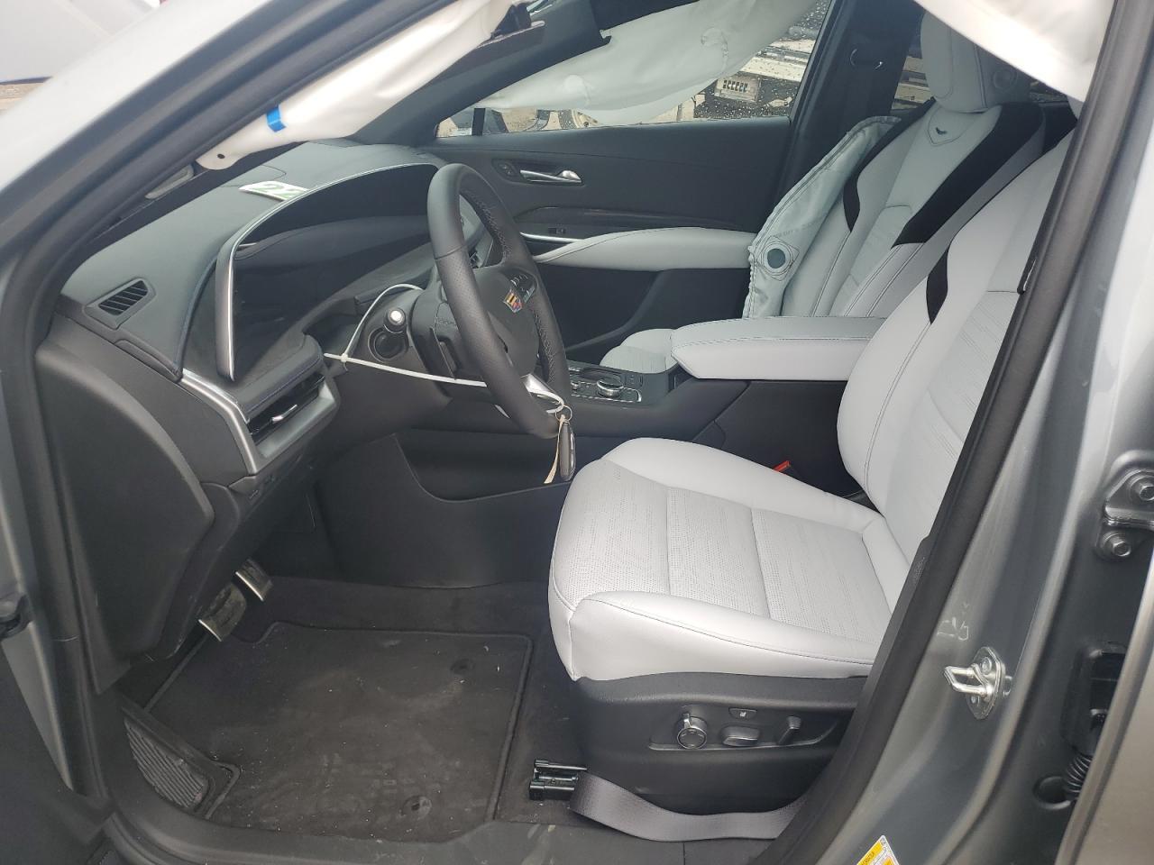 2024 Cadillac Xt4 Sport - Image 7