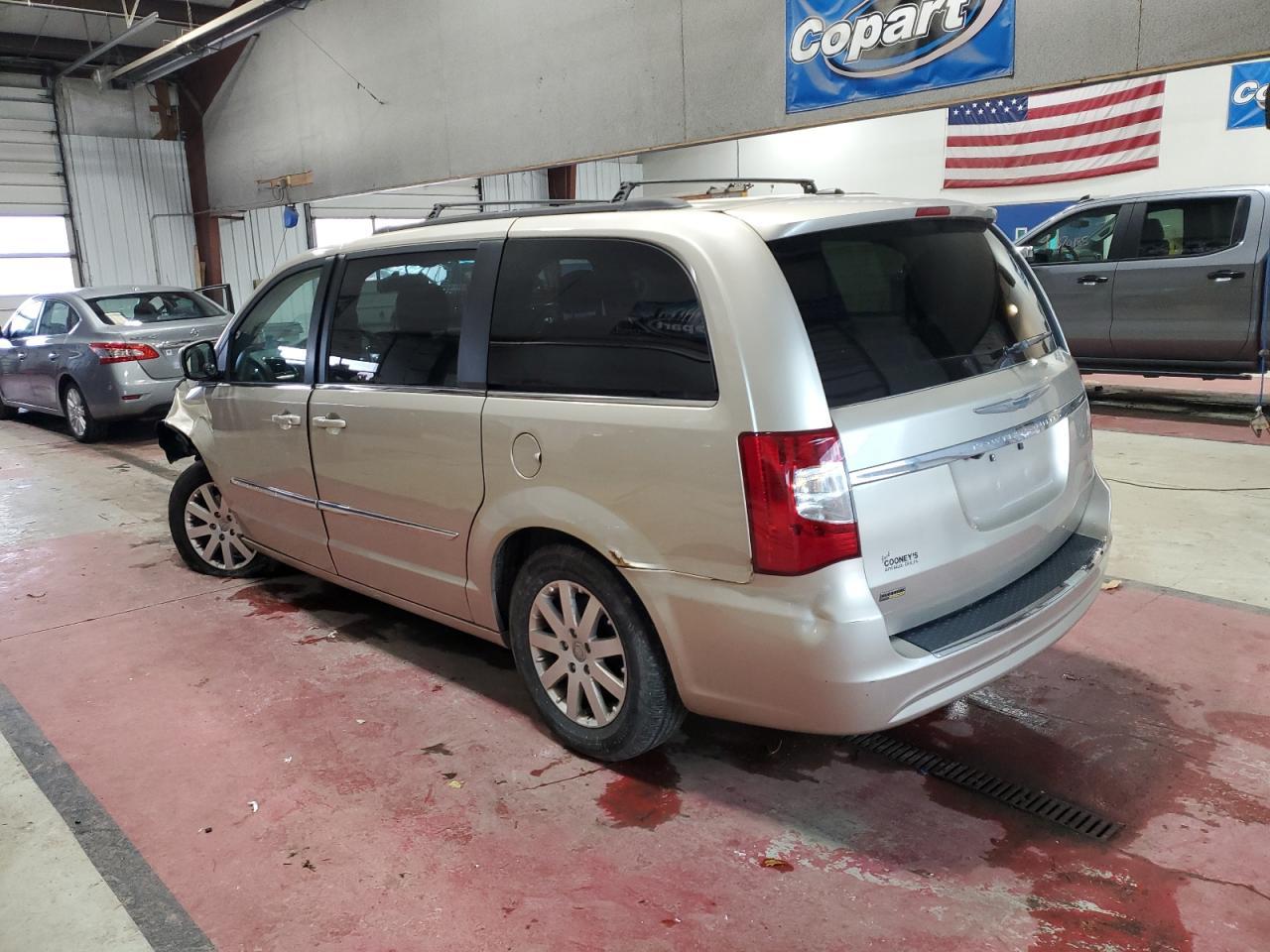 2014 Chrysler Town & Country Touring - Фото 2