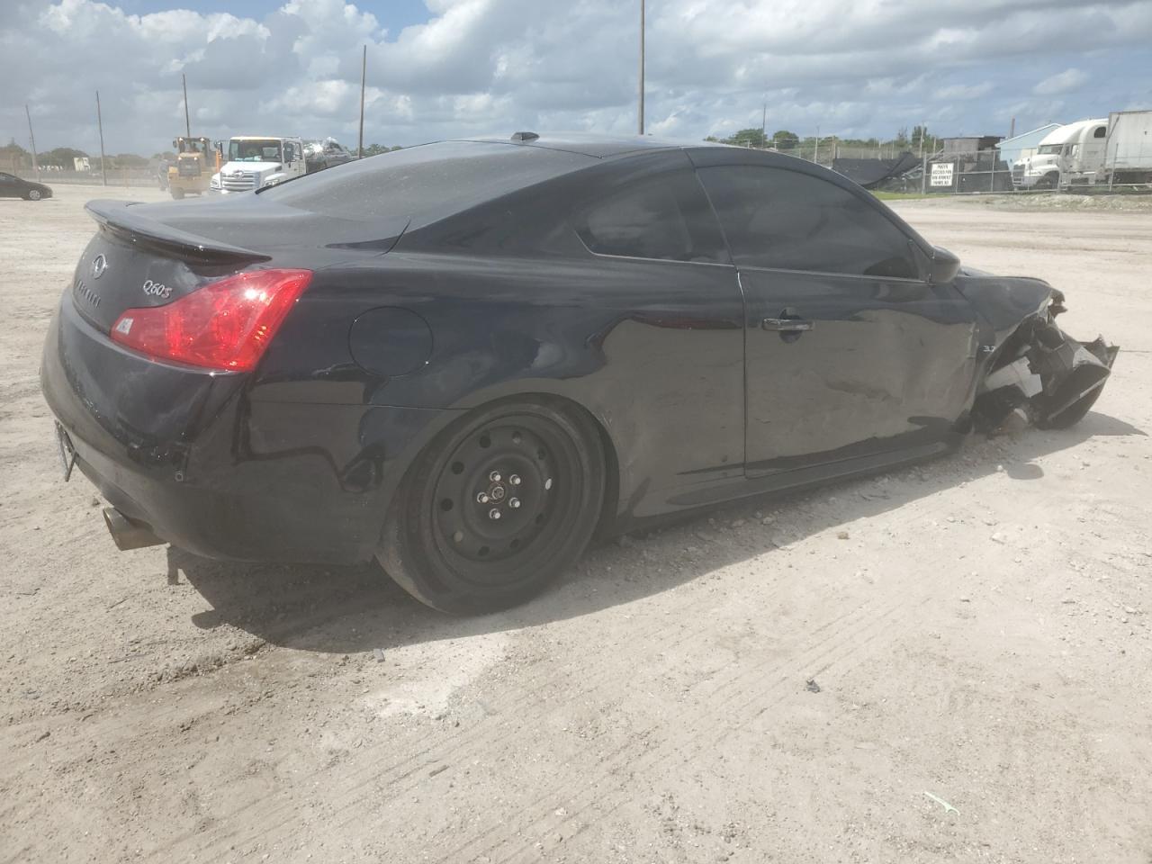 2014 Infiniti Q60 Journey - Image 3